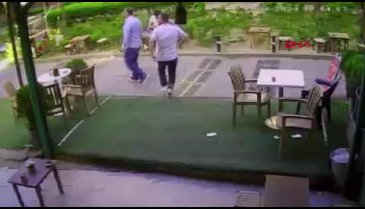 Bursa İl Emniyet Müdürü Zaimoğlu, şüpheliyi yakalayan esnafı kabul etti