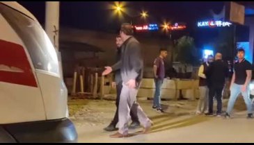 Bursa'da 16 yaşındaki genç, annesine bağıran babasını bıçakla yaraladı