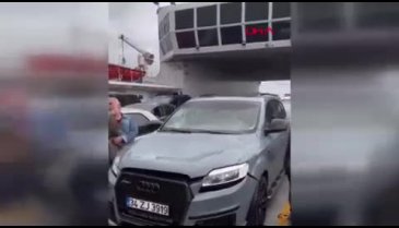Fırtınaya yakalanan feribottan yeni görüntüler