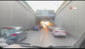 Bursa'da otomobiller ambulansa fermuar sistemi ile yol verdiler