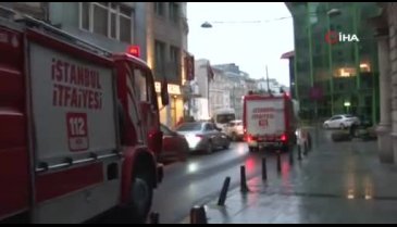 İstanbul'da otelde yangın paniği!