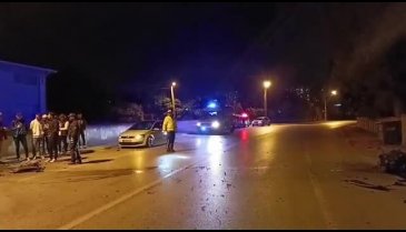 Bursa'da gece yarısı feci kaza! Duvara çarpan otomobilin motoru koptu