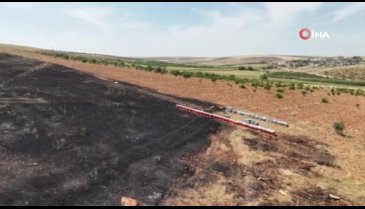 Yangında arıları telef olan arıcı çaresizce yanan kovanlarını izledi