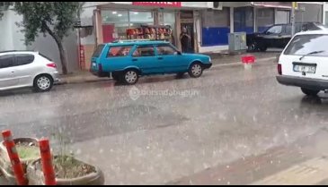 Bursa Orhangazi'de dolu ve sağanak yağış etkili oldu