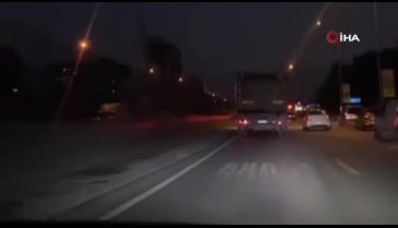 Bursa'da tır makas attı, otomobillere yol vermedi