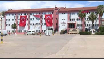 Kardeşinin velisi olarak okula gelen abla, müdür yardımcısını darp etti!