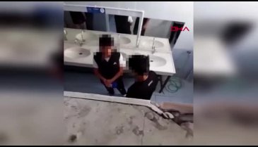 3 öğrenci, okul arkadaşlarını tuvalette darbedip görüntü çekti