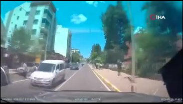 Bursa'da bisikletiyle yola çıkan çocuk otomobilin altında kalıyordu!