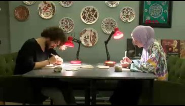 Bursa'da 8 bin yıllık tarihi olan seramiği, babalarından öğrendikleri teknikle modernize ettiler