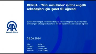 Bursa'da 1. sınıf öğrencileri işitme engelli arkadaşları için işaret dili öğrendi