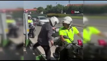 Bursa'da geç kalan öğrencilere motosikletli polisler yetiştirdi