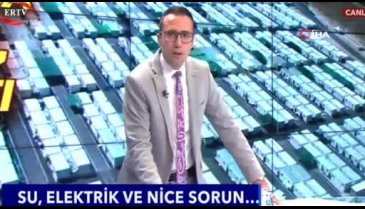 Canlı yayında depreme yakalandı