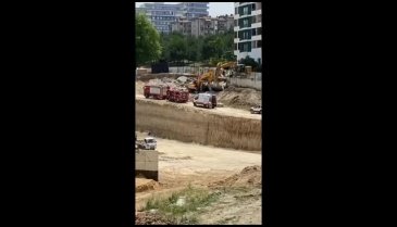 Bursa'da istinat duvarı çöktü! İş makinesi operatörü altında kaldı