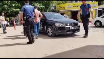 Bursa'da ablasını, defalarca bıçakladı!