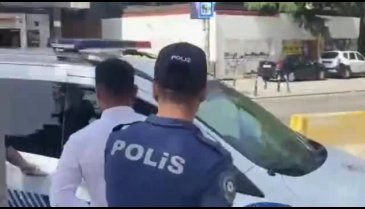Hasta taşıyan ambulansın önünü kesen şahıslar yakalandı