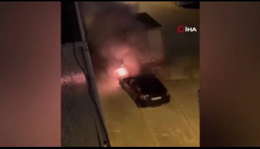 Bursa'da aniden çalışıp seyir haline geçen araç alev alev yandı
