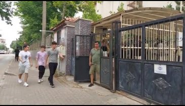 Bursa'da karne heyecanı! Öğrenciler tatile adım attı