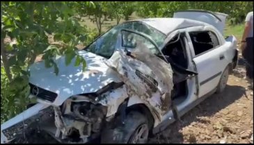 Bursa'da savrulan otomobil sulama kanalına çarpıp tarlaya uçtu!