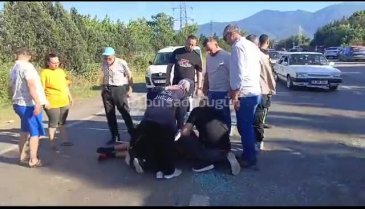 Bursa'da hafif ticari araç ile çarpışan motosiklet sürücüsü yaralandı