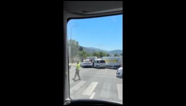 Bursa'da 3 araç feci şekilde çarpıştı!