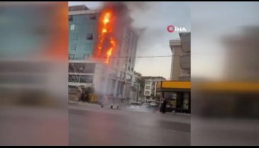 İstanbul'da iş merkezi alevlere teslim oldu