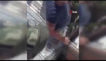 İstanbul'da düşürdüğü tespihi alırken mazgala düştü