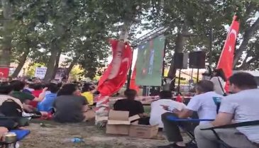 Bursa'da maç heyecanı dev ekranda