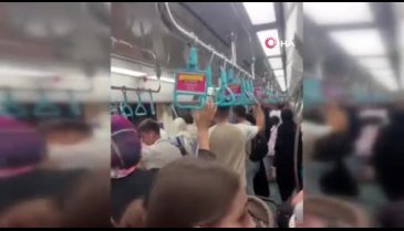 İstanbul'da toplu taşımada kadınlar birbirine girdi