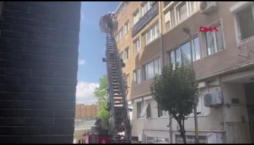 İstanbul'da bir binada yangın: Mahsur kalanlar var