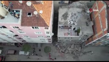 İstanbul'da 4 katlı binada çökme meydana geldi!