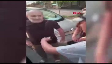 Antalya'da zorla minibüsün kapısını açmaya çalıştı! Bıçak gösterdi