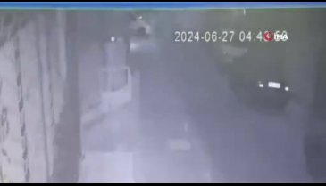 İstanbul'da çöken binanın çökme anı kameralara yansıdı