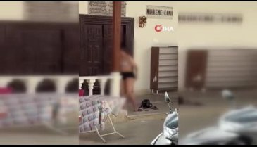 Balıkesir'de bir kadın cami önünde soyundu!