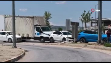 Bursa'da zincirleme kaza: 2 yaralı