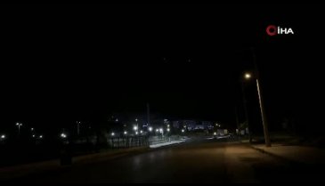 Düzce'de gökyüzü şimşeklerle aydınlandı