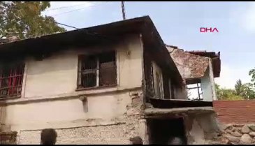 Bursa'da çöp evini temizlemeye gelen ekibe saldırdı! 1 polis yaralı