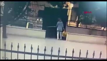 28 yıllık eşini sokak ortasında öldürdü