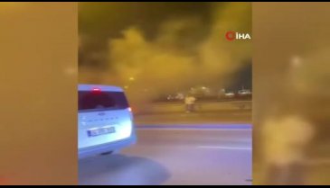 İstanbul'da bir otomobil bir anda alev aldı