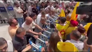Ankara'da öğretmenlerin meclis yürüyüşüne polis engeli