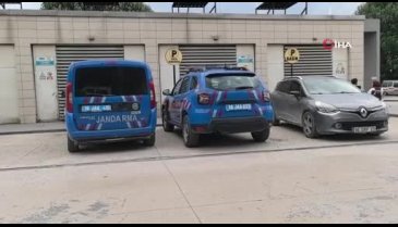 Bursa'da ayrıldığı fabrikadaki 2 arkadaşını bıçaklayıp kaçtı