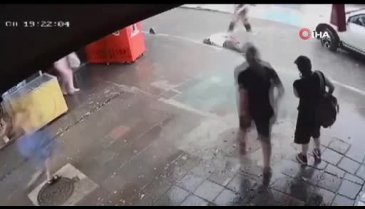 İzmir'de elektrik akımına kapılan kişiler hakkında yeni detay: Birbirlerini tanımıyorlarmış
