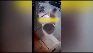 İstanbul'da bir adam cadde ortasında büyük tuvaletini yaptı