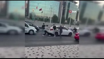 Bursa'da trafik tartışmasında sopalar baltalar çıktı