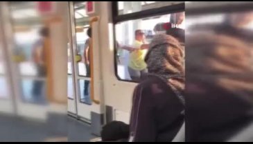 Bursa'da metroda yer verme kavgası!