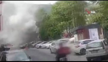 Bursa'da otomobil alevlere teslim oldu, LPG tankı bomba gibi patladı