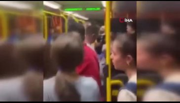 Bursa'da metroda yer verme kavgası kamerada