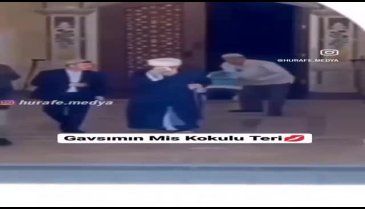 Menzil şeyhinin terini sildiği mendili öpüp başına koydu! "Gavsımın mis kokulu teri"