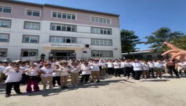 Bursa'da öğrencilerden temiz çevre etkinliği