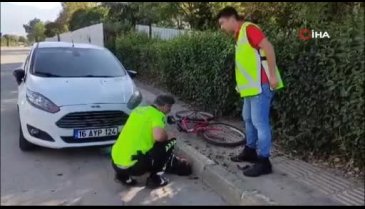 Bursa'da otomobil bisikletli çocuğa çarptı: 1 kişi ağır yaralı