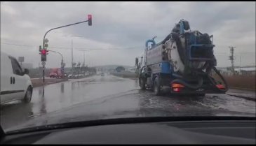 Bursa'da yollar göle döndü